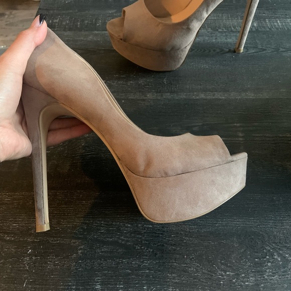 Steve Madden Pumps - Picture 2 of 13